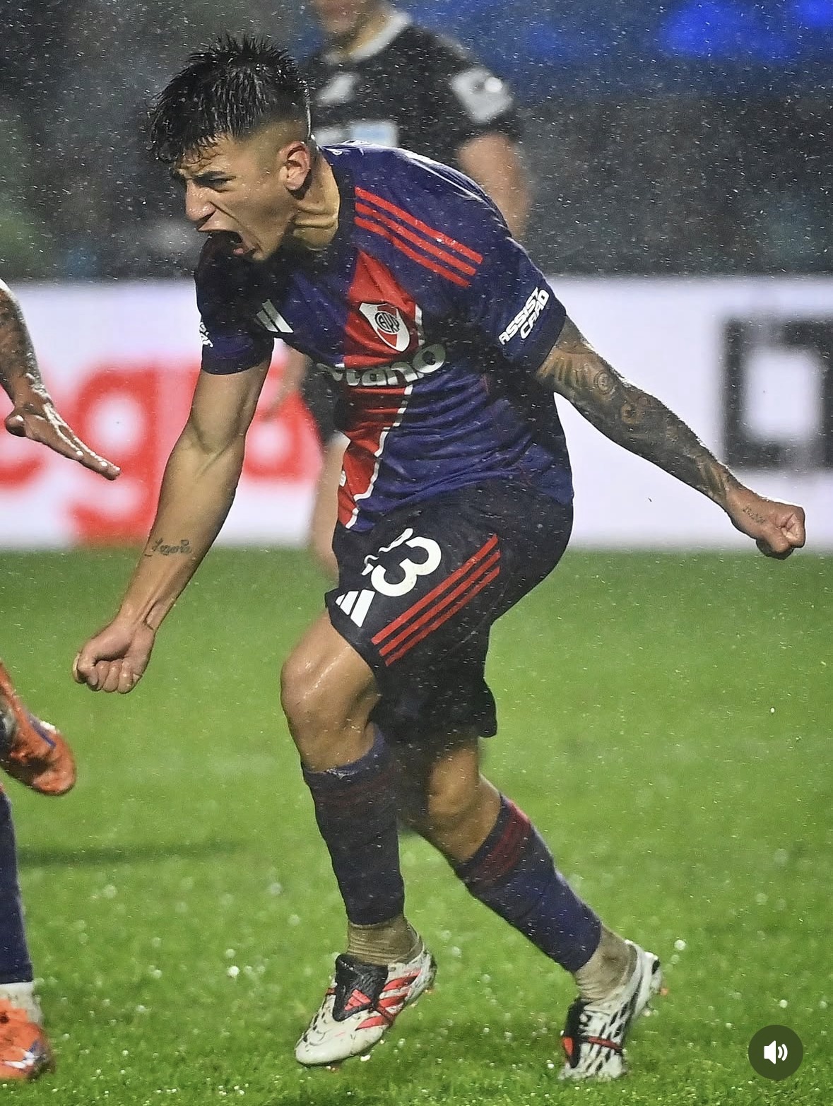 Thiago Almada apareció en el descuento y River venció 2-1 a Atlético Tucumán