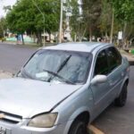 Auto terminó en una cuneta tras perder el control en Capital