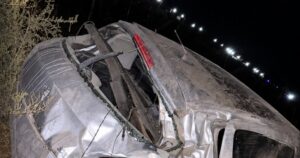 Auto volcado en Ruta 20 con menores de edad