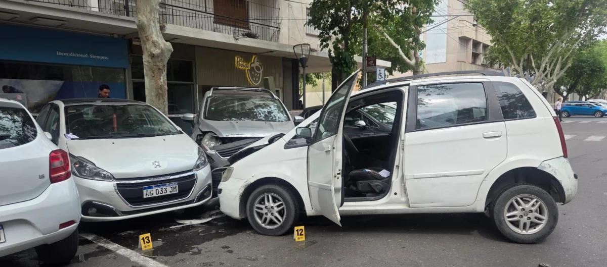 Choque violento en Capital deja a un conductor en estado reservado