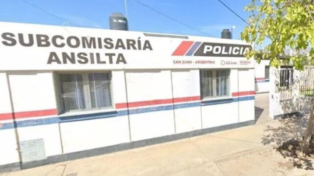 Detienen a dos personas por robo en casa de Rawson