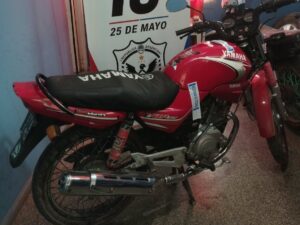 Detuvieron una moto robada en un control en 25 de Mayo