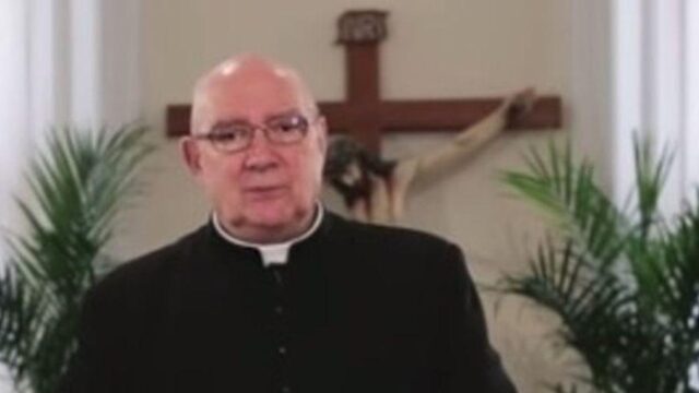 El Vaticano condena a sacerdote argentino por abusos