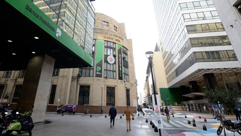 El riesgo país trepó a 641 puntos en medio de tensiones económicas