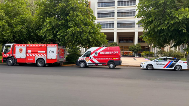 Evacúan el Centro Cívico por amenaza de bomba
