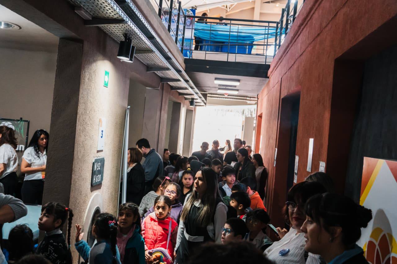 Feria del Libro de Rawson se llena de cultura y tecnología este sábado