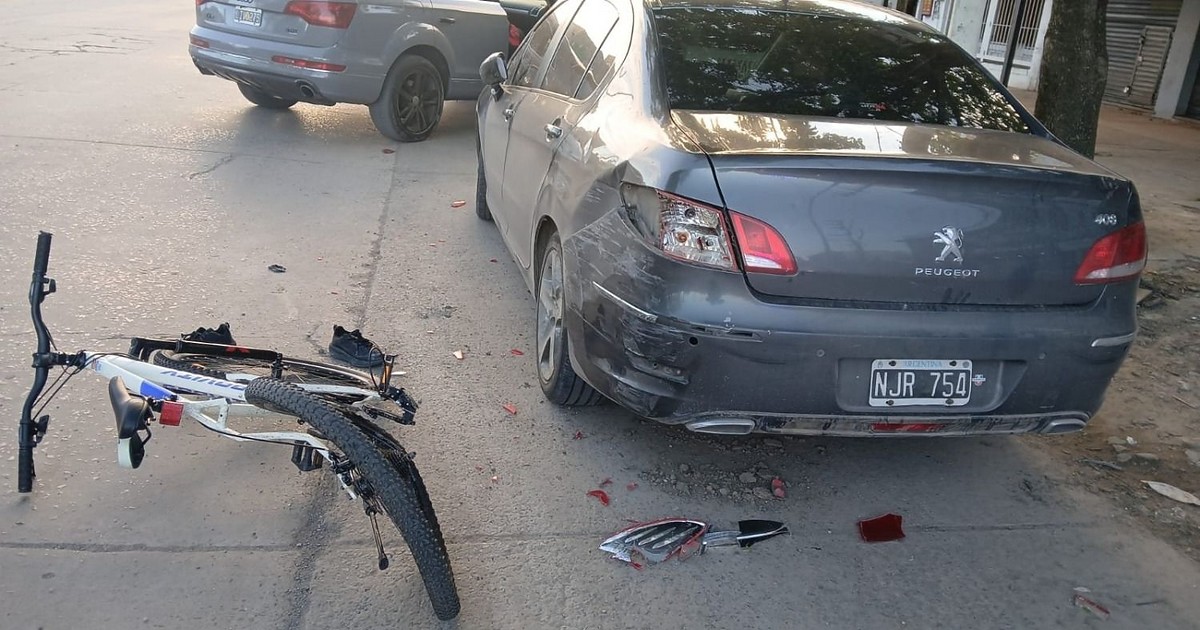 Jubilado detenido tras atropellar a adolescente en supuesta carrera callejera