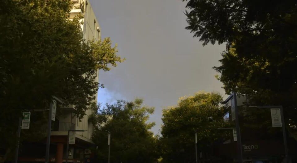 Lunes nublado con chaparrones y alerta por nevadas en la cordillera