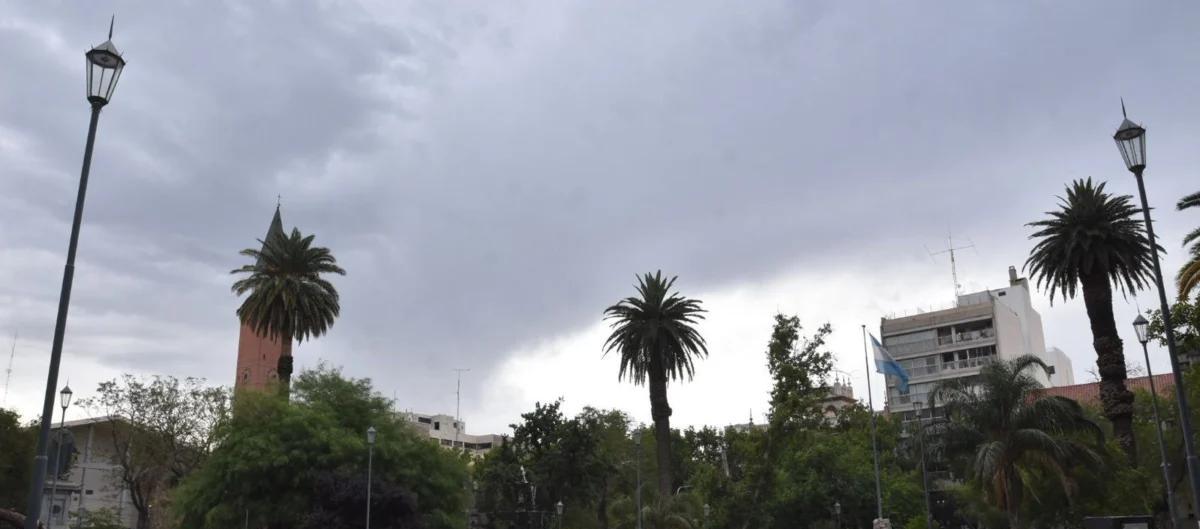 Martes inestable en San Juan con lluvia y vientos fuertes