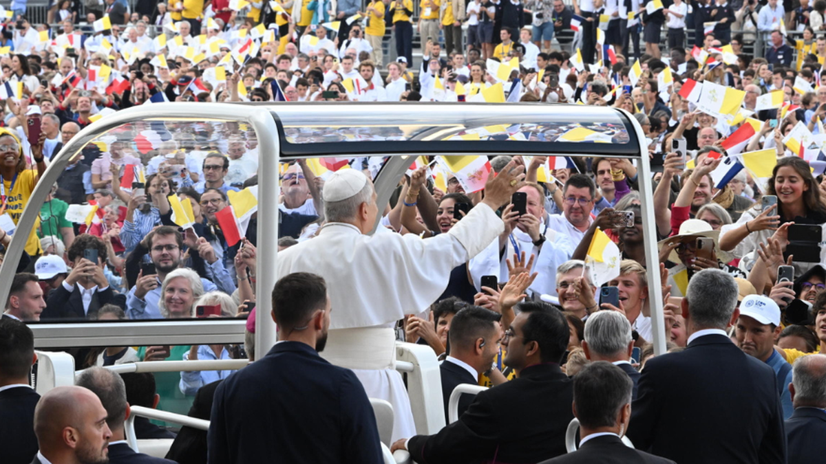 Médicos italianos recomendarían al Papa no viajar a Argentina tras cirugía