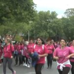 Miles de mujeres participaron en la Maratón 3K Rosa en la Capital