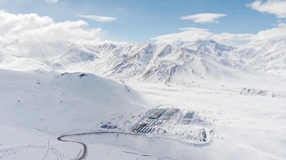 Nevadas históricas obligan a mineras a replantear sus operaciones en la cordillera