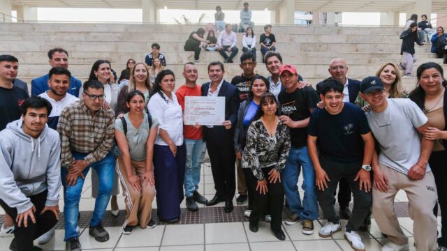 Orrego entregó certificados y herramientas del programa de capacitación laboral