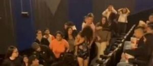 Pelea en el cine terminó con dos mujeres detenidas