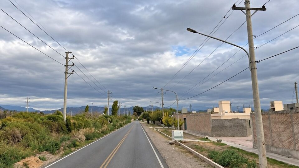 Robaron bebidas y un electrodoméstico de un almacén en Rivadavia