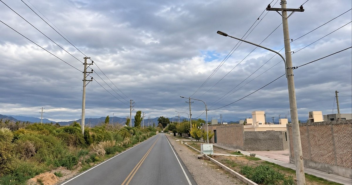 Robaron bebidas y un electrodoméstico de un almacén en Rivadavia