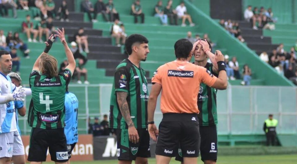 San Martín perdió a un jugador temprano contra Temperley
