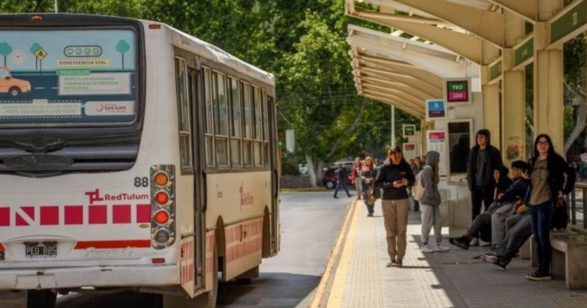UTA y empresarios vuelven a negociar salarios de colectiveros