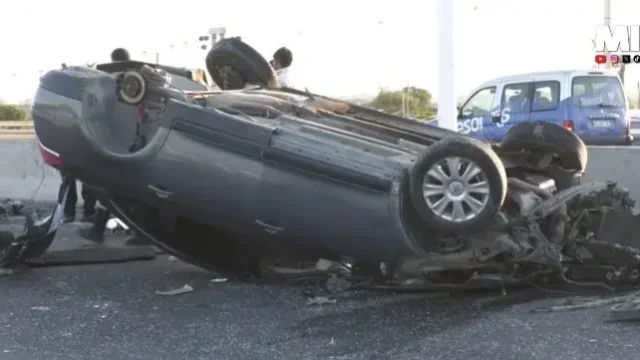 Un auto volcó en Chimbas y cuatro ocupantes fueron hospitalizados
