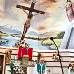 Ecuador: un sacerdote murió durante una misa tras caerle encima una cruz de madera