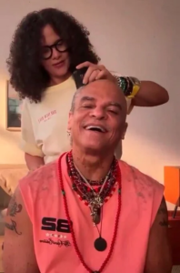 El Pibe Valderrama se rapó por completo y dejó atrás su imagen más característica