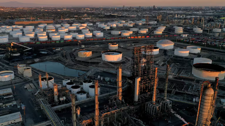 El petróleo se acerca a los US$115 por barril y alcanza su valor más alto en seis meses