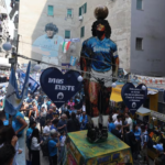 Nápoles celebró el cumpleaños de Maradona con un multitudinario homenaje en las calles